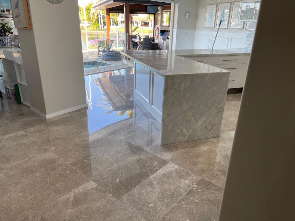 High-gloss dining-area marble floor after polishing