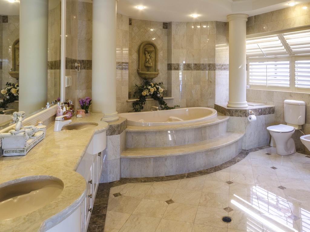 Luxury Bathroom Sovereign Island